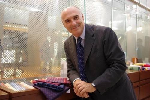 Cravatte "made in carcere": un laboratorio di "Marinella" per le detenute di Pozzuoli 