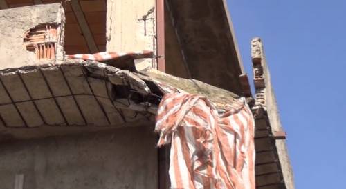 Calabria, donna muore travolta dal crollo di un balcone