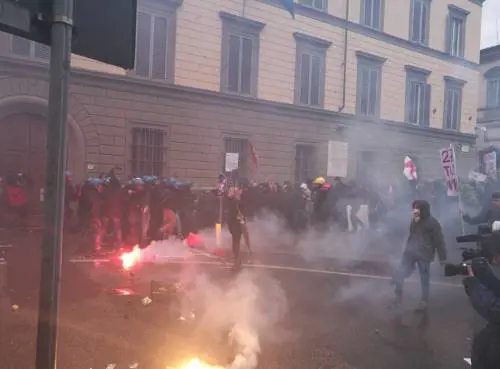 Scontri a Firenze