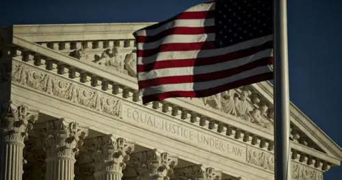 La prima missione "di destra": blindare la Corte Suprema