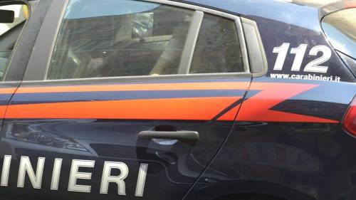 Milano, due cadaveri crivellati di colpi trovati in un'auto ribaltata