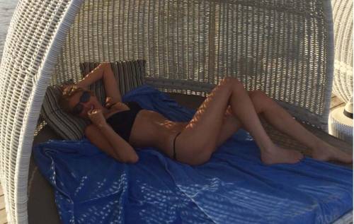 Alessia Marcuzzi, le gambe più lunghe della televisione italiana