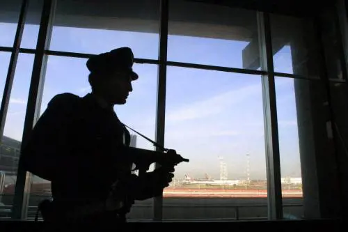 Un nigeriano ha ferito tre passanti a Napoli