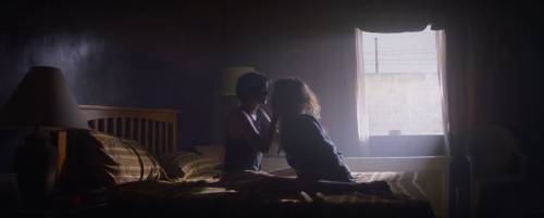 Sesso esplicito e droghe: Youtube censura il video di Tove Lo