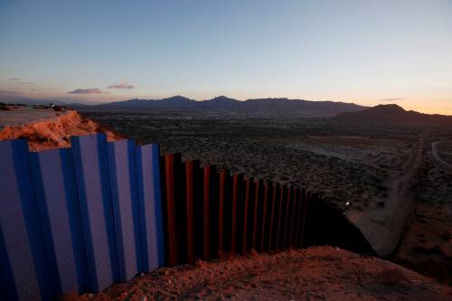 Il muro tra gli Stati Uniti e il Messico