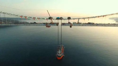 Italiani grandi opere (a casa d'altri)