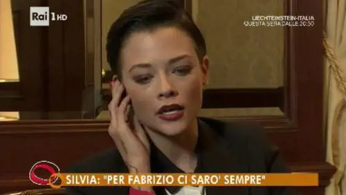Parla Silvia Provvedi: "Corona è bipolare. Ha bisogno di cure"