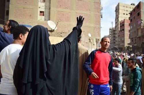 Manifestanti pro-Morsi in corteo a Giza