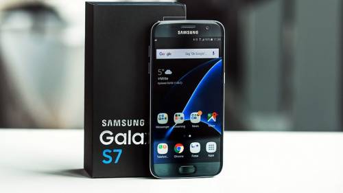 Samsung, prende fuoco un Galaxy S7. Torna l'incubo esplosioni?
