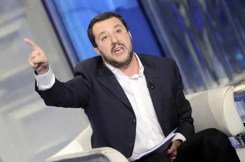 "Quanto cosa il latte?" E Salvini "sfida" Padoan