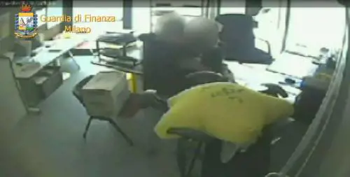 Sesso in cambio di case popolari: arrestato funzionario comunale