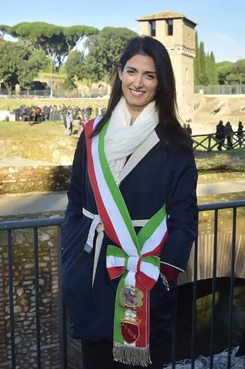 Raggi, nuova tegola: pm e Corte dei Conti indagano sulla giunta