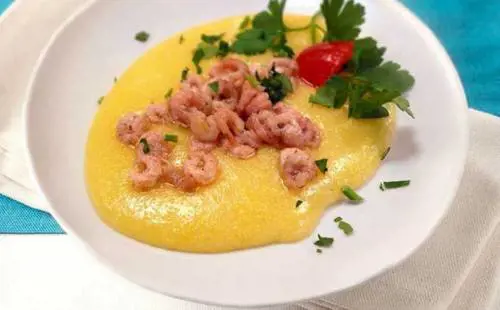 Polenta e schie: il piatto principe della Laguna