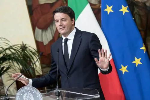 Ora Renzi ricatta gli italiani: "Se vince il No sale lo spread"