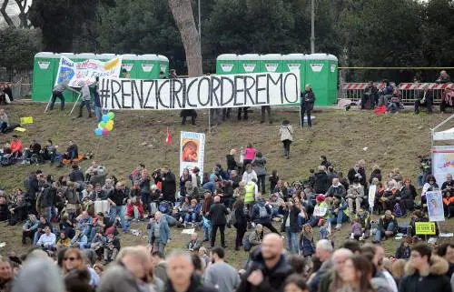 "Questo governo ha sfasciato la famiglia ecco perché noi cattolici voteremo No"