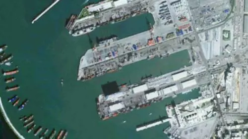 Stop alle navi da guerra di Putin: così la Siria "caccia" i mezzi russi