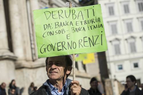 Salva Banche, risparmiatori in piazza a Roma: "Renzi, vogliamo indietro i nostri soldi"