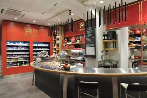 Salumi con piatti gourmet al Rovagnati Bistrò Italiano nuova tappa del gusto