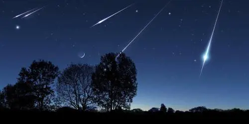 Coppia di ventenni si "imbosca" per vedere stelle cadenti e si perde in collina