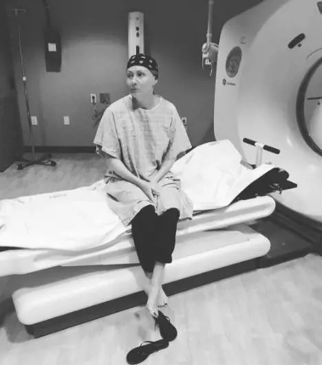 Shannen Doherty in lacrime: "Ho avuto un attacco di panico prima della Tac"