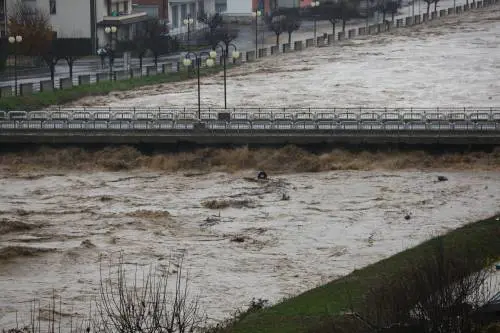 Maltempo, l'urlo di Garessio: "Acqua ovunque, siamo intrappolati"