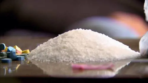 Ketamina agli operai per sopportare la fatica: arrestati cinesi a Prato