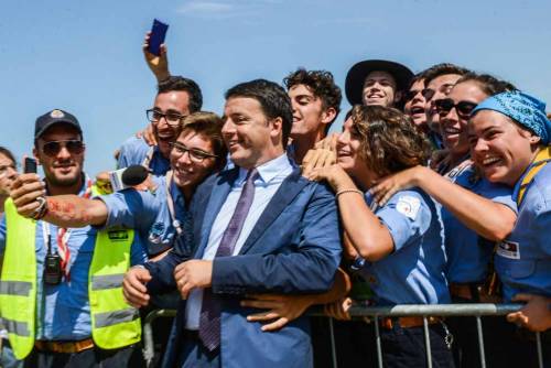 Referendum, la mossa di Renzi per il Sì: prendersi gli iscritti delle Acli