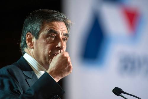 Francia, Fillon ancora sotto accusa per i fondi ai senatori