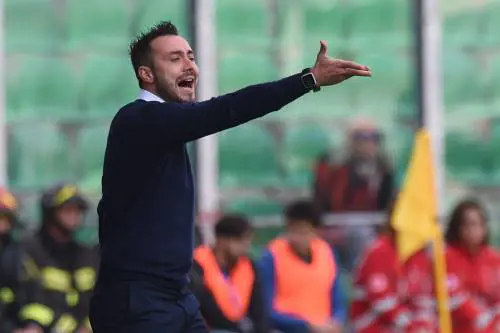 Benevento, accoglienza di fuoco per De Zerbi: "Sei uno zingaro"