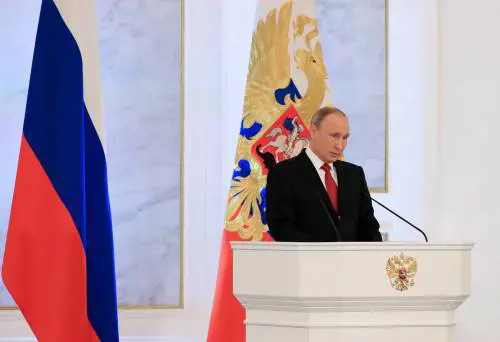 Putin: "Pronti a lavorare con Trump ma difenderemo sempre i nostri interessi"