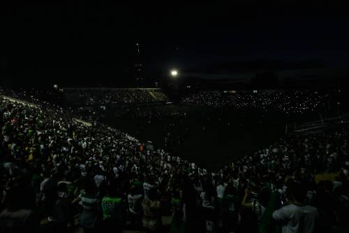 Chapecoense, il tributo alle vittime nello stadio di Medellin