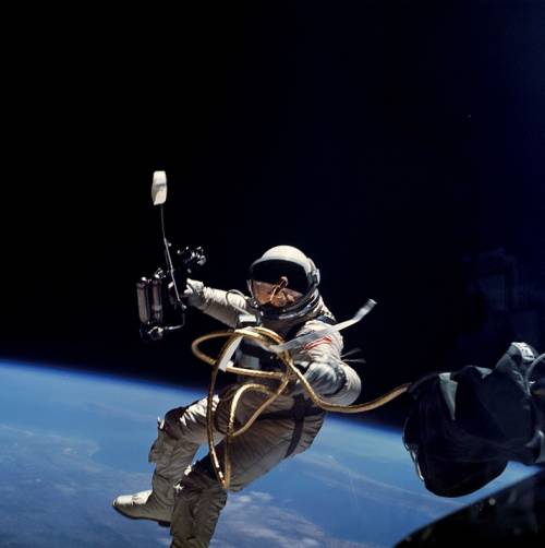 La Nasa offre 30mila dollari per risolvere il problema delle feci degli astronauti