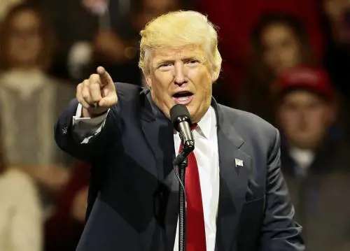 Trump ora punisce i servizi: rivoluzionerà l'intelligence