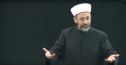 "L'islam non è il velo. Da imam dico ai fedeli che devono integrarsi"