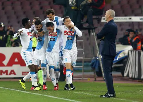 Una valanga azzurra travolge Pioli