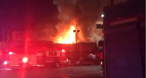 Usa, incendio in un club a Oakland: "Si temono 40 morti"
