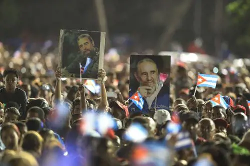 L'ultimo saluto a Fidel Castro a Santiago