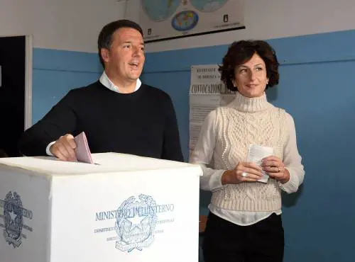 La decisione a sorpresa di Renzi: parlerà a mezzanotte