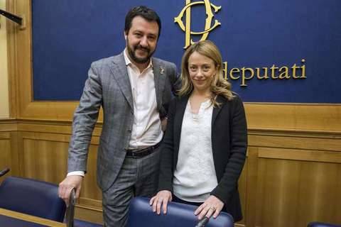 Salvini e Meloni chiedono il voto: "Siamo l'alternativa di governo"