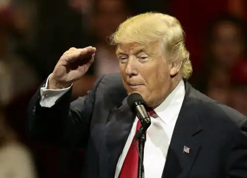 Trump-Russia, i Grandi Elettori vogliono un summit con l'intelligence