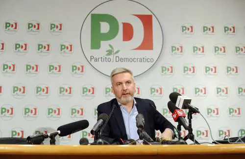 E il Pd prende tempo: rinviata la direzione