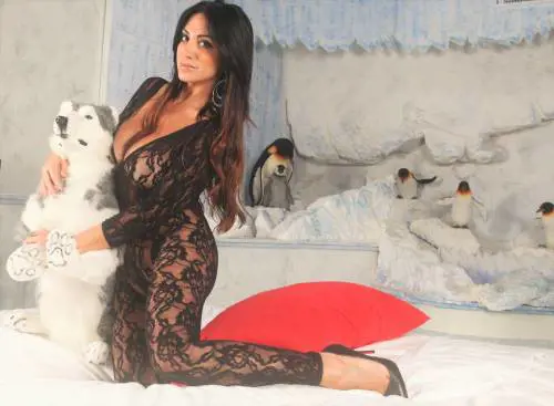 Marika Fruscio hot per un servizio fotografico