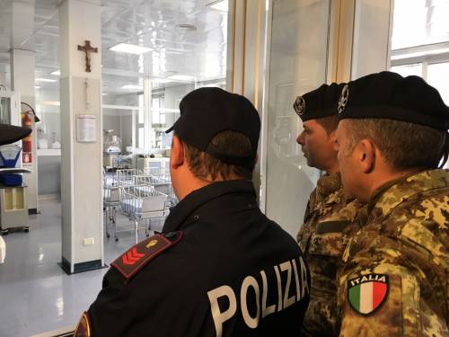 Partorisce e getta il figlio tra i rifiuti, arrestata ucraina