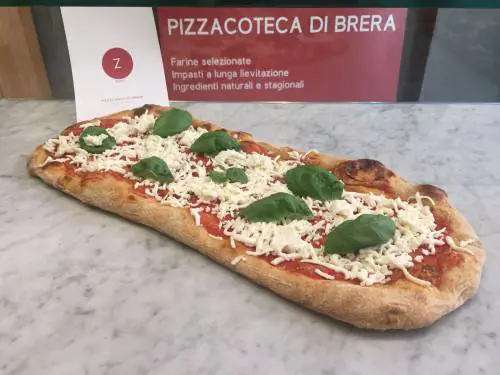 A Brera il connubio tra pizza e arte