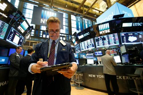 Borse, Milano sprint: chiude a +4,15%. Volano i bancari