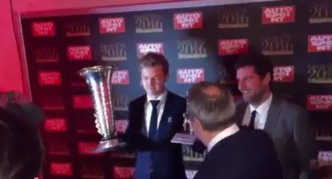 Nico Rosberg ritira i Caschi d'oro di Autosprint