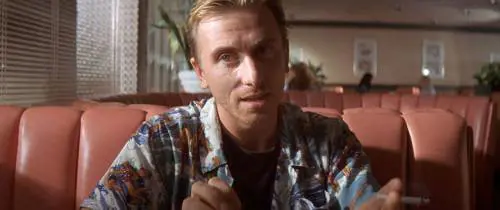 "Mio nonno ha violentato me e mio padre": la confessione di Tim Roth