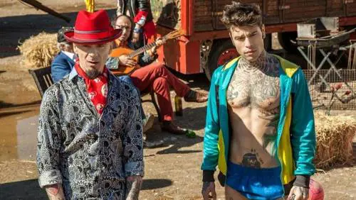 Fedez e J-Ax puntano agli 80mila. E San Siro sarà a 360 gradi