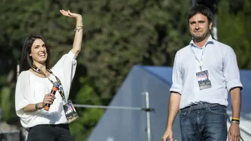 Daily Mail: "Raggi è una pin up e Dibba un rubacuori rivoluzionario"