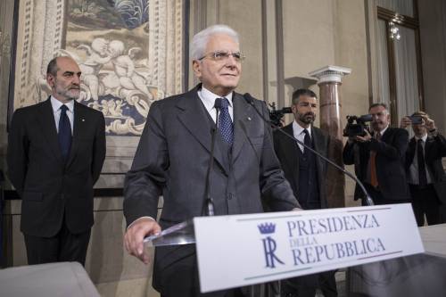 Mattarella: "Prima la legge elettorale, serve governo con pieni poteri"